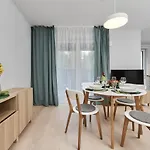 Апартаменты Southstar - Gwiazdzista - Free Parking By Renters Вроцлав