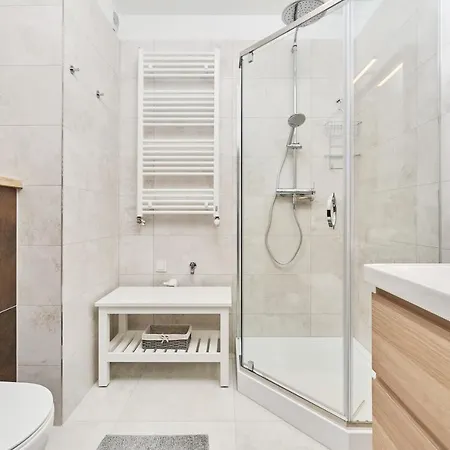 Southstar - Gwiazdzista - Free Parking By Renters Breslau